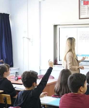 Öğretmenlerin merakla beklediği tarih belli oldu