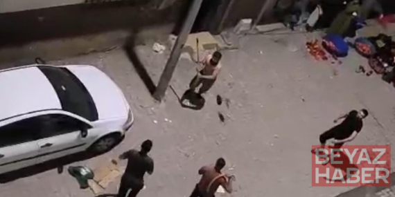 Şanlıurfa’da aynı sokakta oturan iki grup birbirine girdi: Taş, sopa, hortum ve terlikler havada uçuştu