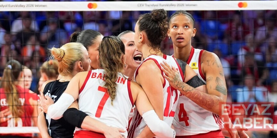A Milli Kadın Voleybol Takımı Avrupa Şampiyonası'nda yarı finalde