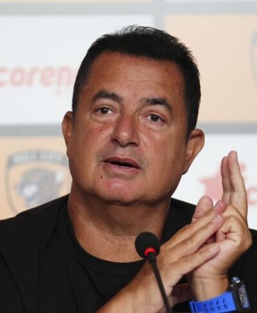Hull City'nin sahibi Ilıcalı'dan Manchester City'le ilgili iddialara "finansal doping" benzetmesi