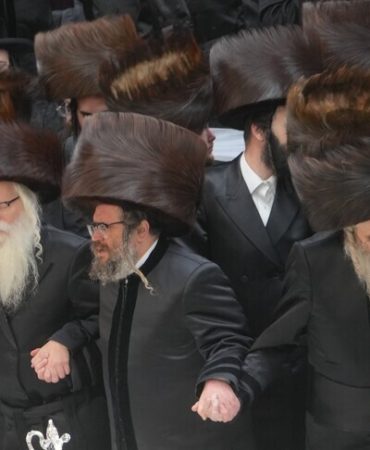 İsrail'de siyonizm karşıtı Satmar Yahudileri, oy kullanmayan İsraillilere 200 dolar vermeyi planlıyor