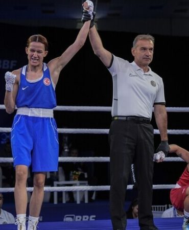 Milli boksör Hatice Akbaş, Avrupa Şampiyonası'nda madalyayı garantiledi