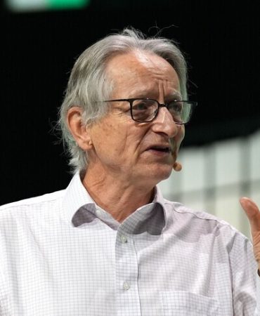 Nobel ödüllü bilim insanı Hinton'dan yapay zeka uyarısı: Bir şeyler yapmazsak bu durum kontrolden çıkacak