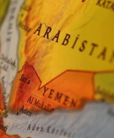 Yemen'de hükümet güçleri Taiz'deki stratejik tepeyi kontrol altına aldıklarını duyurdu