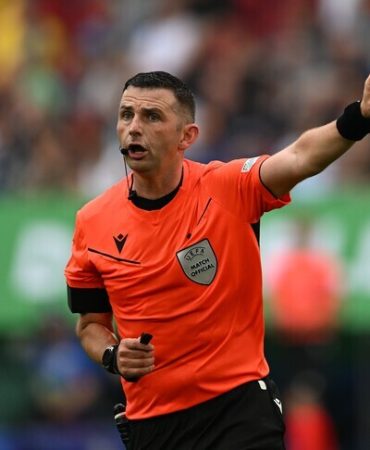 Türkiye-İtalya maçını İngiliz hakem Michael Oliver yönetecek