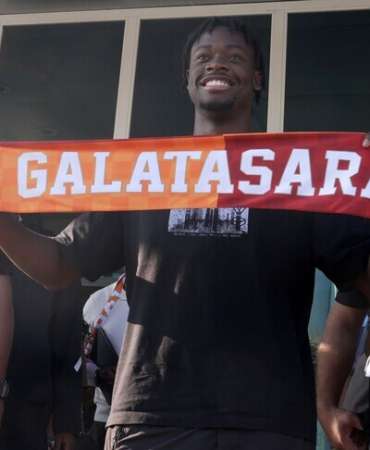 Galatasaray, Fransız futbolcu Bitshiabu'yu kadrosuna kattı