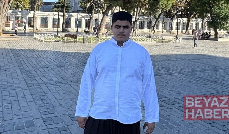 18 yaşındaki imam hatipli gencin İstanbul'dan otostopla umre yolculuğu