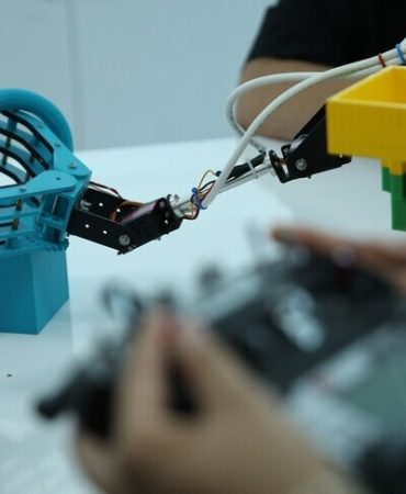 Hatay'da lise öğrencileri tasarladıkları robotla TEKNOFEST'te birincilik hedefliyor