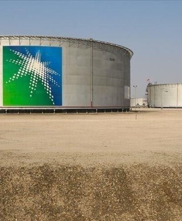 Suudi Aramco'nun Üst Yöneticisi, kesintiye uğrayan faaliyetleri birkaç gün içinde başlatabileceklerini söyledi