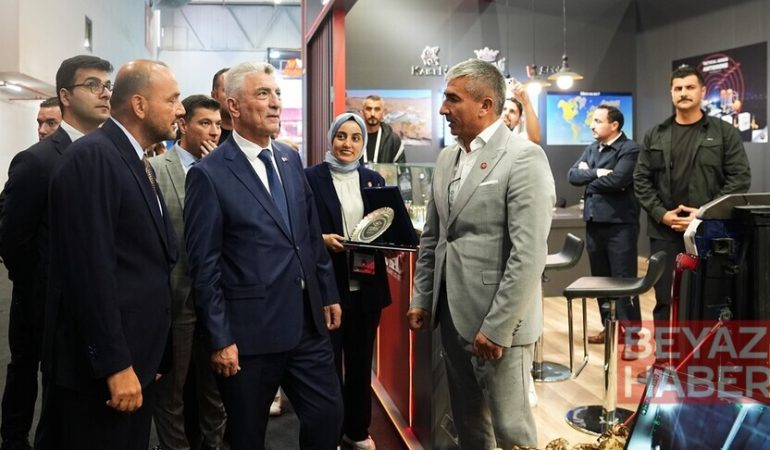Ticaret Bakanı Bolat, MÜSİAD EXPO 2026'yı ziyaret etti