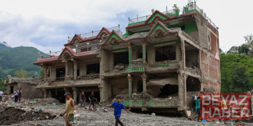 Nepal'deki sel felaketinde hayatını kaybedenlerin sayısı 1385'e yükseldi
