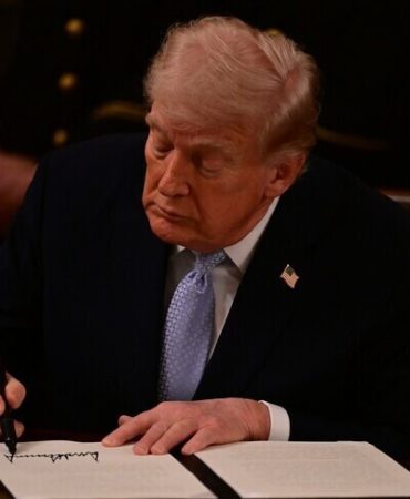 ABD Başkanı Trump, Rusya'ya yönelik yaptırımlar içeren tasarıyı imzaladı