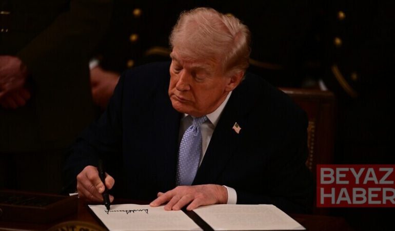 ABD Başkanı Trump, Rusya'ya yönelik yaptırımlar içeren tasarıyı imzaladı