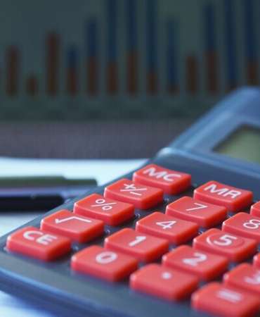 Ekonomide 3 yıllık yol haritasını içeren Orta Vadeli Program yarın kamuoyuyla paylaşılacak