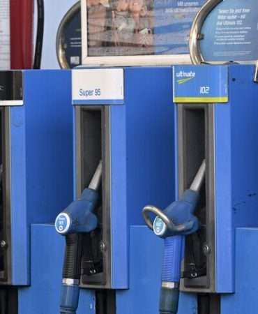 Orta Doğu’daki gerilim Almanya’da benzin fiyatlarını rekor seviyeye taşıdı