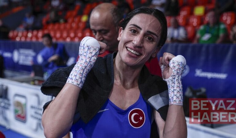 Milli boksör Gizem Özer, Avrupa Şampiyonası'nda madalyayı garantiledi