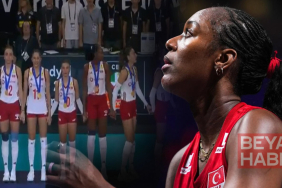 İstiklal Marşı okuduğu için eleştirilmişti! Milli voleybolcudan tokat gibi yanıt