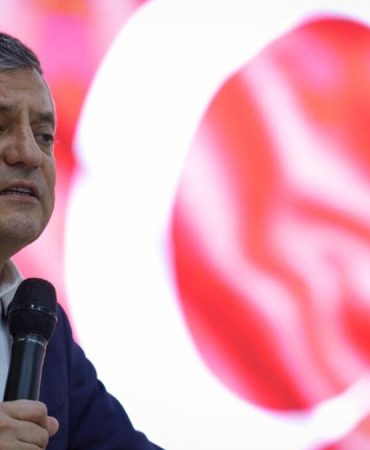Umuda ve sandığa uzanan eli kırarız!