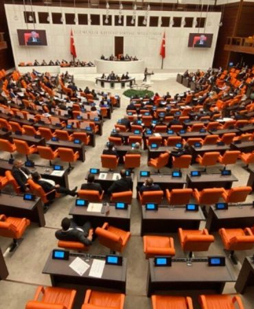 Vekilin sağlığına her saatte bir asgari ücret