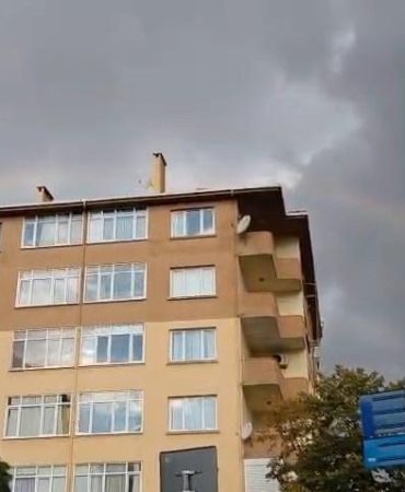 Ataşehir’de yağmur sonrası gökkuşağı