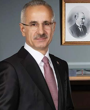 Bakan Uraloğlu: YHT GAR-Esenboğa Havalimanı arası raylı sistemle bağlanacak