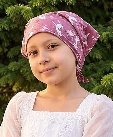 Lösemiden hayatını kaybeden 9 yaşındaki Ada, balonlarla son yolculuğuna uğurlandı