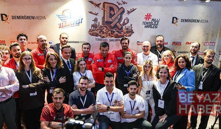 Selçuk Bayraktar, Demirören Medya standını ziyaret etti