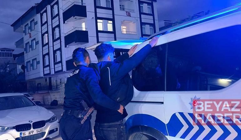 Ehliyet sınavında kopya düzeneğiyle yakalandı, 2 yıl sınavlardan men edildi