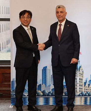Bakan Bolat, Güney Koreli mevkidaşı Park Jung-Sung ile görüştü