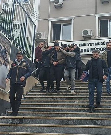 Sanal medyada şiddet içerikli yayınlar yaptığı belirlenen 10 şüpheli adliyeye sevk edildi