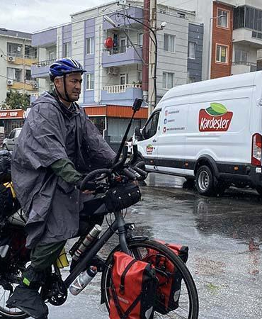 Çanakkale’den umre için Mekke’ye bisikletle yola çıktı