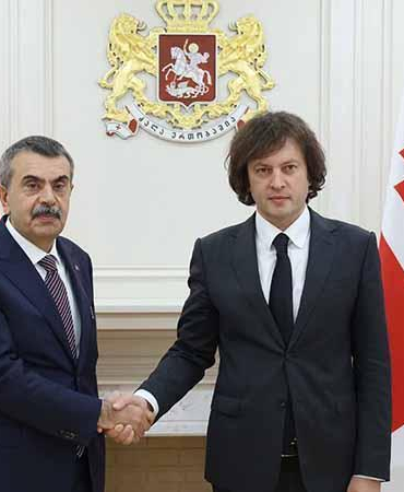 Bakan Tekin, Gürcistan Başbakanı Kobakhidze ile görüştü