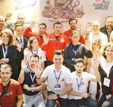 Selçuk Bayraktar Radyo D’ye konuk oldu: Burası bir misyon festivali
