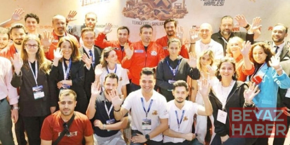 Selçuk Bayraktar Radyo D’ye konuk oldu: Burası bir misyon festivali
