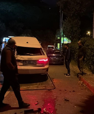 Sarıyer’de otomobil park halindeki 6 araca çarptı: 3 yaralı