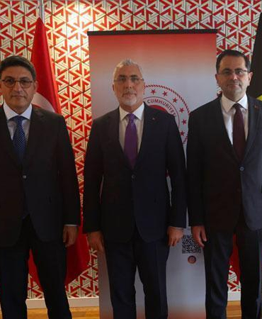 Çalışma ve Sosyal Güvenlik Bakanı Vedat Işıkhan, Belçika’da