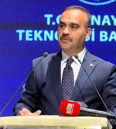 Bakan Kacır: Türkiye ekonomisi ihracat rotasında kararlılıkla ilerliyor
