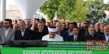 11’inci Cumhurbaşkanı Abdullah Gül, amcasının cenazesine katıldı