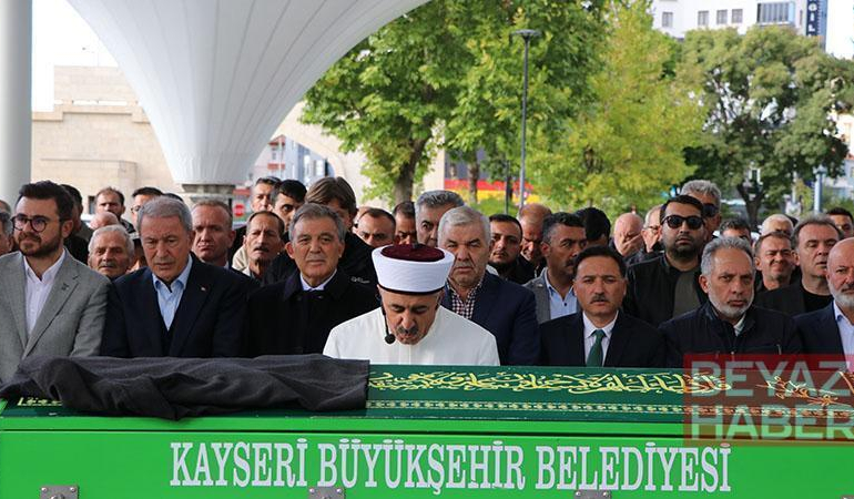 11’inci Cumhurbaşkanı Abdullah Gül, amcasının cenazesine katıldı