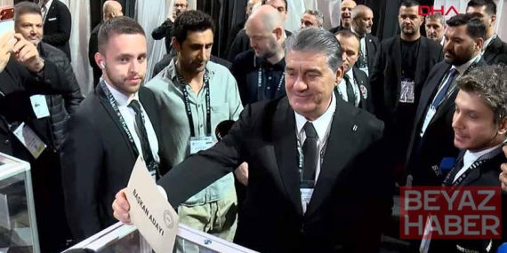 Başkan Serdal Adalı, oyunu kullandı