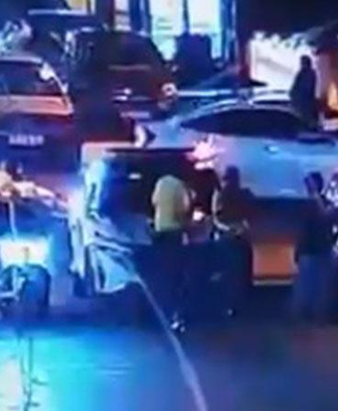 Polis, nefes almakta güçlük çeken sürücüyü, heimlich manevrasıyla kurtardı; o anlar kamerada