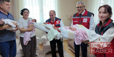 Dördüzleri olan aileye Bakan Göktaş’tan tebrik