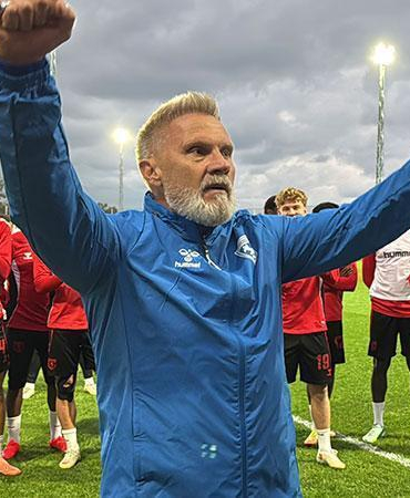 Thorsten Fink: Cumartesi günü şehir şehire, taraftarlar taraftarlara karşı olacak