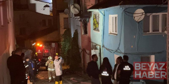 Fatih’te 2 katlı bina alev alev yandı: 1 ölü