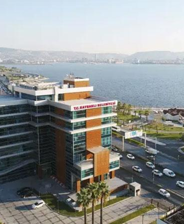 Bayraklı Belediyesi’ne operasyon: 45 gözaltı