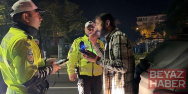 Alkolmetreyi üflemedi, kimlik numarasını soran polise,