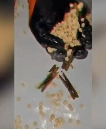 Evin tuvaletinde, çöp poşeti ve kovadan 14 bin 410 uyuşturucu hap çıktı