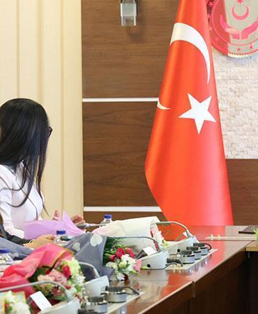 Bakan Göktaş, Azerbaycanlı şehit aileleriyle bir araya geldi