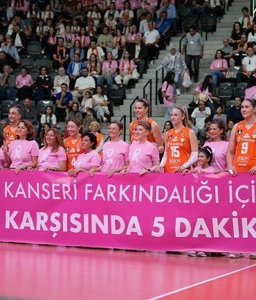 Memorial ve Eczacıbaşı’ndan meme kanseri farkındalık maçı