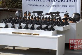 Suç örgütü operasyonlarında ele geçirilenler emniyette sergilendi